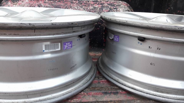 ล้อเดิมออนิวดีแม็กขอบ 17 ล้อเดิมๆสีเดิมๆไม่มีคด ไม่มีดุ้ง ล้อแท้