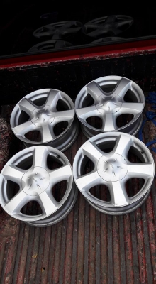 ล้อเดิมออนิวดีแม็กขอบ 17 ล้อเดิมๆสีเดิมๆไม่มีคด ไม่มีดุ้ง ล้อแท้