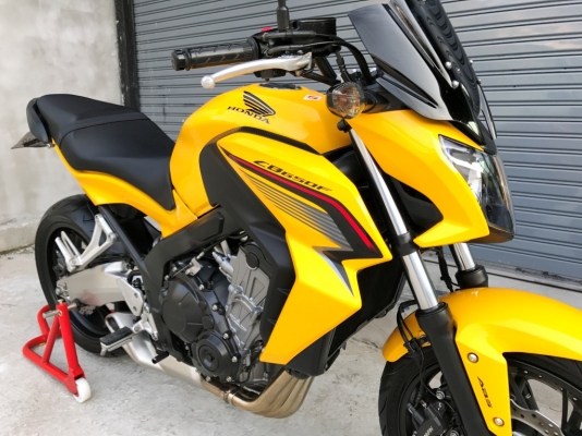 (( ฟรีดาวน์ )) ขาย CB650f ปี2015 สีเหลือง สภาพนางฟ้าเลย ราคา210000บาท