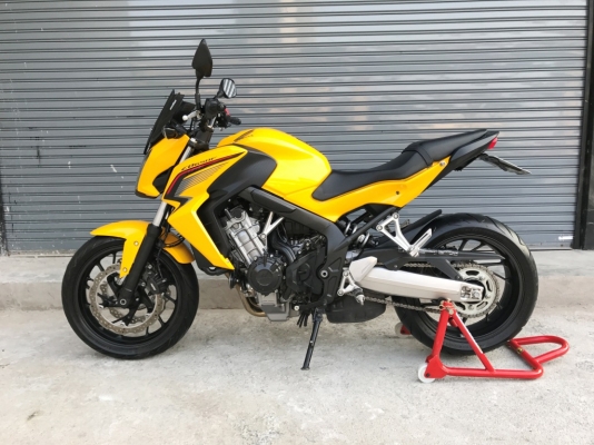 (( ฟรีดาวน์ )) ขาย CB650f ปี2015 สีเหลือง สภาพนางฟ้าเลย ราคา210000บาท (( ฟรีดาวน์ )) ขาย CB650f ปี2015 สีเหลือง สภาพนางฟ้าเลย ราคา210000บาท