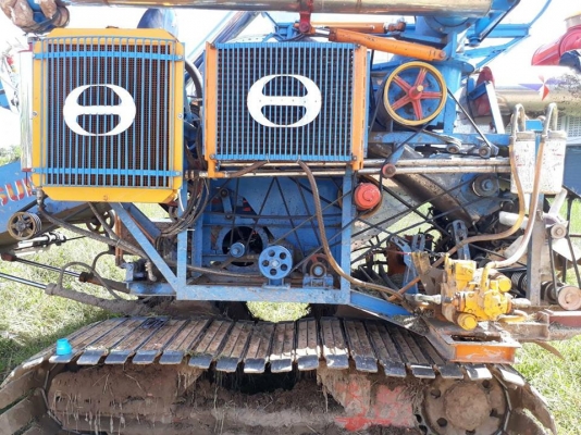 ขายรถเกี่ยวข้าวอู่อ้วนการช่างปี59 อุ้ม1.8Tช่วงล่าง10ปั๊ม22เครื่อง195โบว์สภาพพร้อมทำงาน