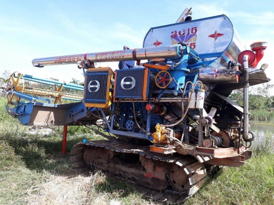 ขายรถเกี่ยวข้าวอู่อ้วนการช่างปี59 อุ้ม1.8Tช่วงล่าง10ปั๊ม22เครื่อง195โบว์สภาพพร้อมทำงาน