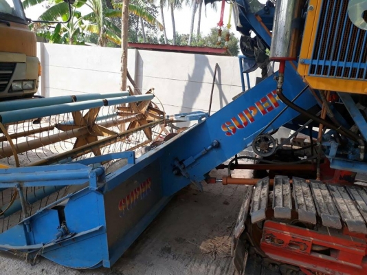 ขายรถเกี่ยวข้าวอู่อ้วนการช่างปี59 อุ้ม1.8Tช่วงล่าง10ปั๊ม22เครื่อง195โบว์สภาพพร้อมทำงาน