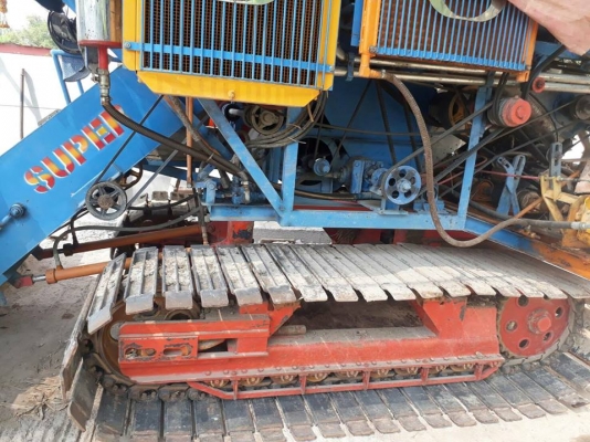 ขายรถเกี่ยวข้าวอู่อ้วนการช่างปี59 อุ้ม1.8Tช่วงล่าง10ปั๊ม22เครื่อง195โบว์สภาพพร้อมทำงาน