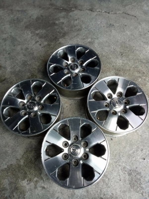 ล้อเเวนจูรี่15 ชุด3700บ.ไม่แตกร้าวคตดุ้งซ่อม โทร.0879050181.จัดส่งได้ทั่วไทย