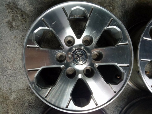 ล้อเเวนจูรี่15 ชุด3700บ.ไม่แตกร้าวคตดุ้งซ่อม โทร.0879050181.จัดส่งได้ทั่วไทย