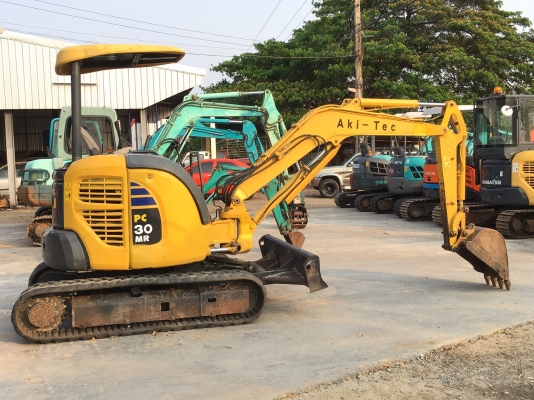 รถขุดโคมัตสุ コマツ Komatsu PC30MR-2 นำเข้าจากญี่ปุ่น รุ่นใหม่ เครื่องยนต์ปั้มดีมาก แบบหลังคา