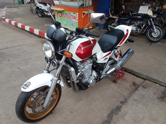 ขายแลกเทิร์น HONDA CB1300 ปี2002 เดิมๆ สีสวย ระบบไฟครบ ยางหน้าหลังเต็ม อินวอย สรรพสามิตร ราคา 89500 ขายแลกเทิร์น HONDA CB1300 ปี2002 เดิมๆ สีสวย ระบบไฟครบ ยางหน้าหลังเต็ม อินวอย สรรพสามิตร ราคา 89500