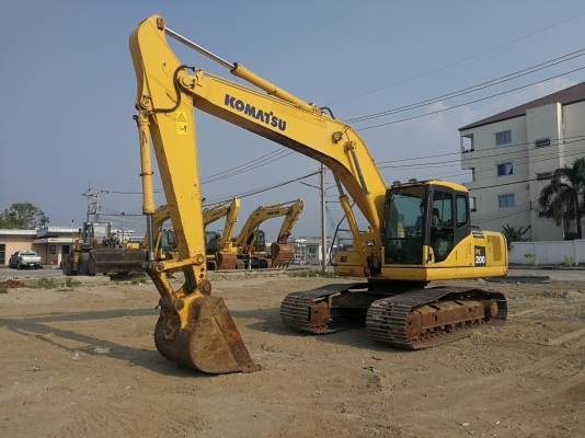 ขายแบคโฮ PC200-7 รถสภาพพร้อมทำงานค่ะ ขายแบคโฮ PC200-7 รถสภาพพร้อมทำงานค่ะ