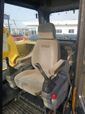 ขายแบคโฮ PC200-7 รถสภาพพร้อมทำงานค่ะ ขายแบคโฮ PC200-7 รถสภาพพร้อมทำงานค่ะ