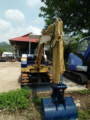 ขายรถขุด KOMATSU รุ่น PC10-6 โซ่เหล็ก /ปั๊มเฟือง / ใบมีด /เครื่องยนต์ 3D75 เก่านอกสภาพเดิมๆ พร้อมใช้งาน