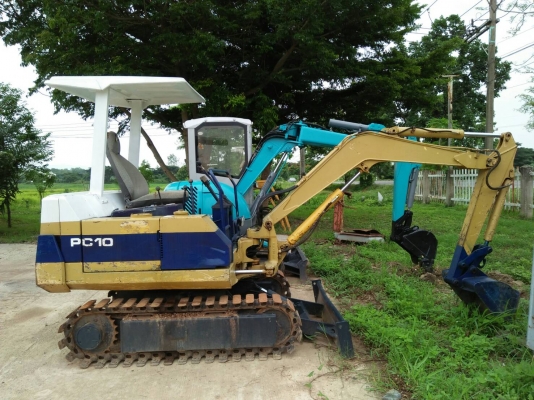 ขายรถขุด KOMATSU รุ่น PC10-6 โซ่เหล็ก /ปั๊มเฟือง / ใบมีด /เครื่องยนต์ 3D75 เก่านอกสภาพเดิมๆ พร้อมใช้งาน