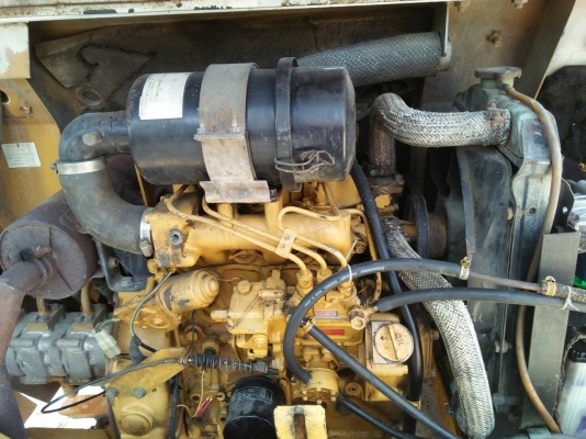 ขายรถขุด KOMATSU รุ่น PC10-6 โซ่เหล็ก /ปั๊มเฟือง / ใบมีด /เครื่องยนต์ 3D75 เก่านอกสภาพเดิมๆ พร้อมใช้งาน