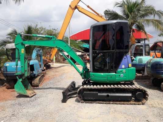 ขายจ้า....KOMATSU PC35MR-1  เก่านอกแท้  สภาพสวย  เดิมๆๆ  ยังไม่เคยใช้งานในไทย  ลองระบบกันได้ทุกวัน  โทร  089-3818694  จ๊อย..