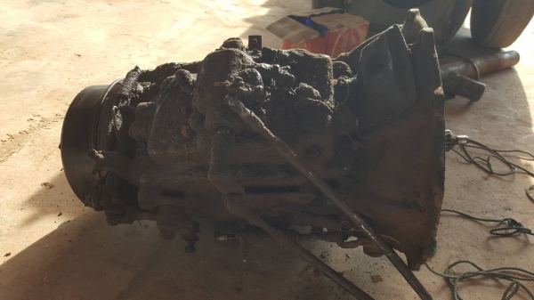 ขาย เครื่อง HINO EH700 168 แรงม้า (ฝาสูบแตกน้ำดัน) ขายพร้อมเกียร์ มีเกียร์ฝากเรียบร้อย เครื่องยนต์มี