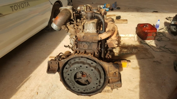 ขาย เครื่อง HINO EH700 168 แรงม้า (ฝาสูบแตกน้ำดัน) ขายพร้อมเกียร์ มีเกียร์ฝากเรียบร้อย เครื่องยนต์มี
