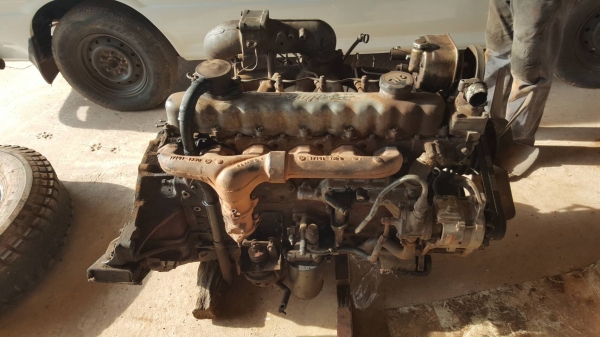 ขาย เครื่อง HINO EH700 168 แรงม้า (ฝาสูบแตกน้ำดัน) ขายพร้อมเกียร์ มีเกียร์ฝากเรียบร้อย เครื่องยนต์มี