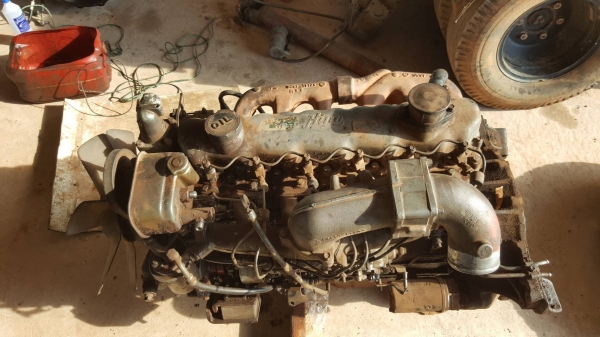 ขาย เครื่อง HINO EH700 168 แรงม้า (ฝาสูบแตกน้ำดัน) ขายพร้อมเกียร์ มีเกียร์ฝากเรียบร้อย เครื่องยนต์มี