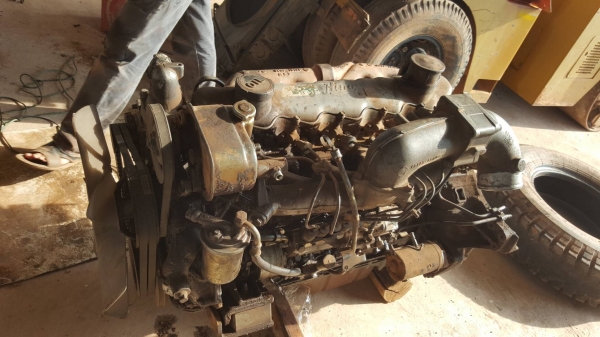 ขาย เครื่อง HINO EH700 168 แรงม้า (ฝาสูบแตกน้ำดัน) ขายพร้อมเกียร์ มีเกียร์ฝากเรียบร้อย เครื่องยนต์มี