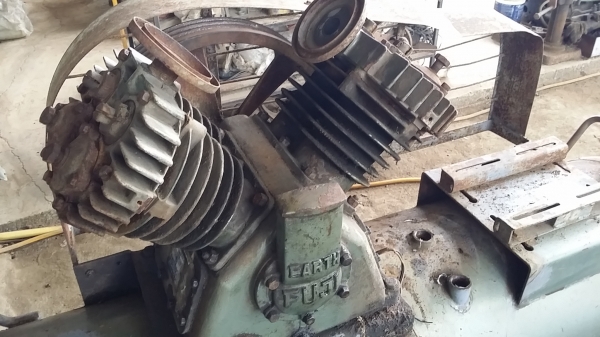 ถังลมเปล่า..แถมหัวปั้ม 10 แรง Fuji Japan ถังลมเปล่า..แถมหัวปั้ม 10 แรง Fuji Japan