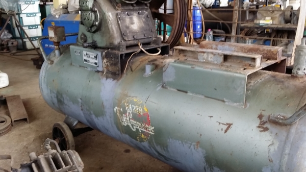 ถังลมเปล่า..แถมหัวปั้ม 10 แรง Fuji Japan ถังลมเปล่า..แถมหัวปั้ม 10 แรง Fuji Japan