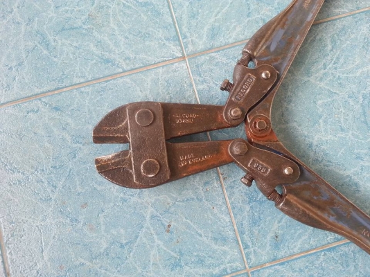 กรรไกรตัดเหล็ก Record made in England ขนาด 36 นิ้ว มือสอง