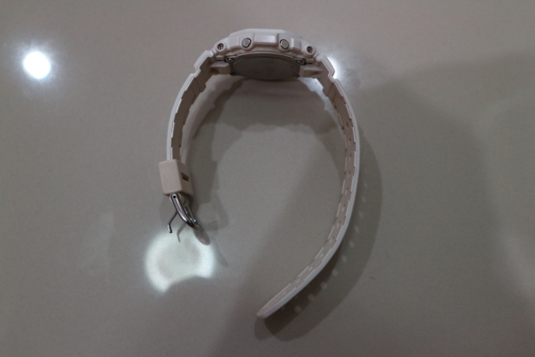 นาฬิกา CASIO Baby-G รุ่น BG-5601-7DR ขาวชมพู ของแท้ สภาพใหม่มาก ส่งฟรี นาฬิกา CASIO Baby-G รุ่น BG-5601-7DR ขาวชมพู ของแท้ สภาพใหม่มาก ส่งฟรี