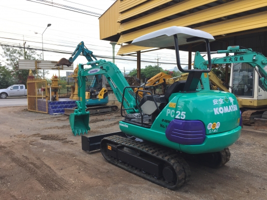 รถขุด KOMATSU PC25-7 รถเก่านอกแท้ เก็บสี,เช็ดระบบ,พร้อมจัดส่งทั่วไทย