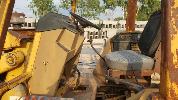 ขาย รถตัก CAT 428 เอกสารเล่มทะเบียนครบ รถใช้งานอยู่ เครื่องดี ปั้มดี ราคาคุยกันได้ครับ