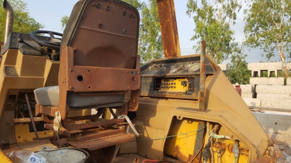 ขาย รถตัก CAT 428 เอกสารเล่มทะเบียนครบ รถใช้งานอยู่ เครื่องดี ปั้มดี ราคาคุยกันได้ครับ