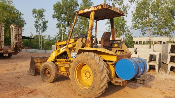 ขาย รถตัก CAT 428 เอกสารเล่มทะเบียนครบ รถใช้งานอยู่ เครื่องดี ปั้มดี ราคาคุยกันได้ครับ