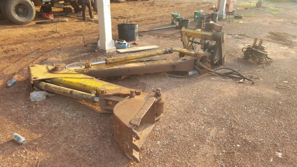 ขาย รถตัก CAT 428 เอกสารเล่มทะเบียนครบ รถใช้งานอยู่ เครื่องดี ปั้มดี ราคาคุยกันได้ครับ