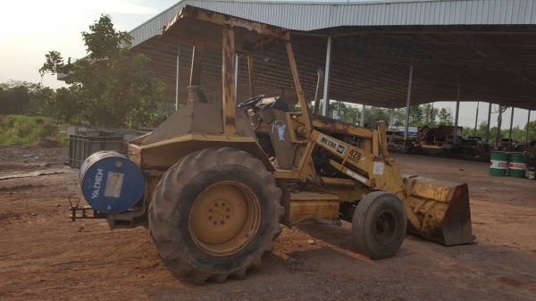 ขาย รถตัก CAT 428 เอกสารเล่มทะเบียนครบ รถใช้งานอยู่ เครื่องดี ปั้มดี ราคาคุยกันได้ครับ