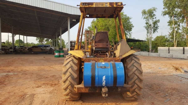 ขาย รถตัก CAT 428 เอกสารเล่มทะเบียนครบ รถใช้งานอยู่ เครื่องดี ปั้มดี ราคาคุยกันได้ครับ