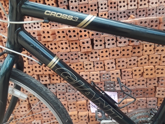 จักรยานไฮบริด GIANT CROSS 3