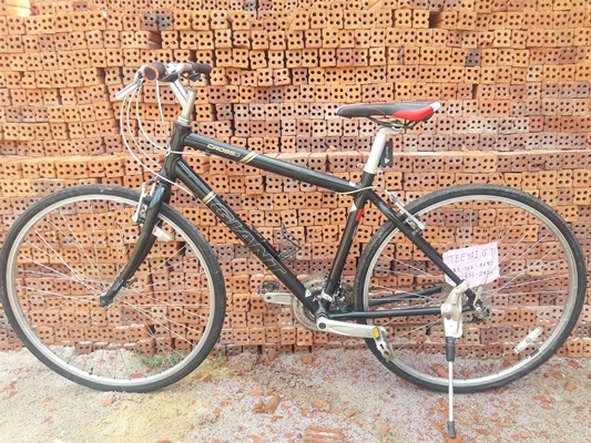 จักรยานไฮบริด GIANT CROSS 3