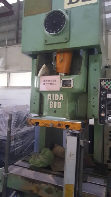 เครื่องปั๊มไอด้า110ตัน1เครื่อง  เครื่อง80ตันมี2เครื่อง