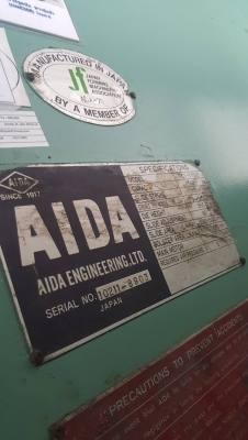 เครื่องปั๊มไอด้า110ตัน1เครื่อง  เครื่อง80ตันมี2เครื่อง