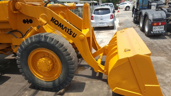 ขาย รถตัก KOMATSU JH30B เช็คระบบใหม่ทั้งคัน รถพร้อมใช้งานครับ