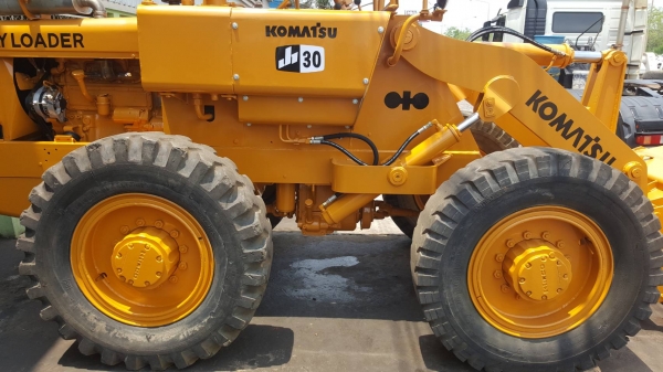ขาย รถตัก KOMATSU JH30B เช็คระบบใหม่ทั้งคัน รถพร้อมใช้งานครับ