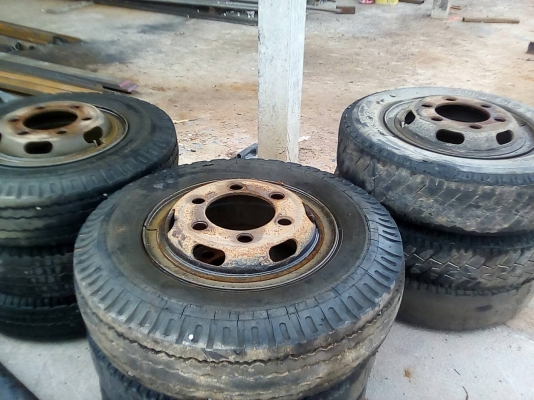 กะทะ 6 ล้อครับ