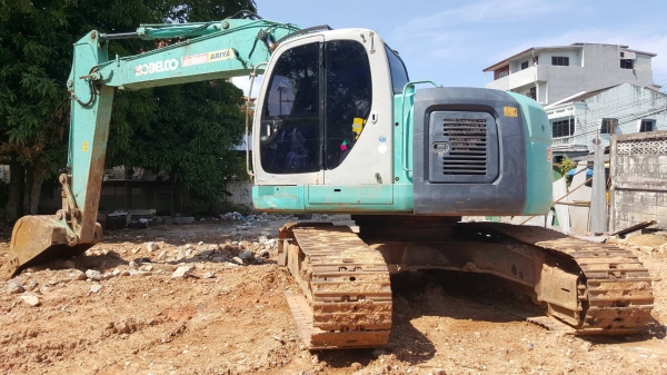 ขายรถแบคโฮ KOBELCO SK200 SR YB02-1973 เอกสารเล่ม ไมล์ 13200 ชม.ราคา 850000