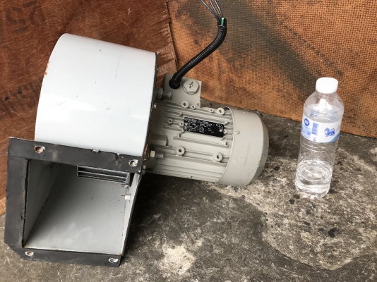 ขายโบวเวอร์ดูดฝุ่น-ดูดอากาศ Siemens 1HP. 380V รอบจัด หมุนนิ่ม ให้ลมแรง สภาพสวย พร้อมใช้งาน ราคา 3,400 บาท