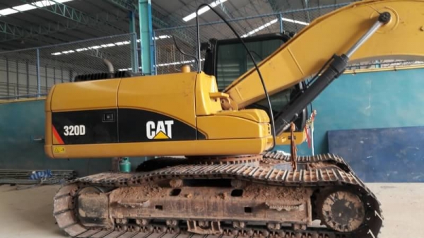 CAT 320D