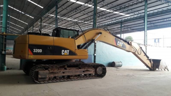 CAT 320D