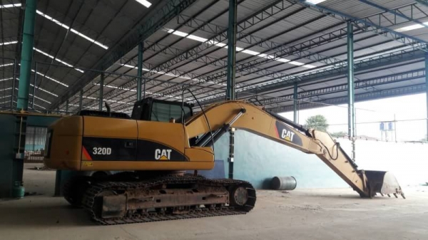 CAT 320D