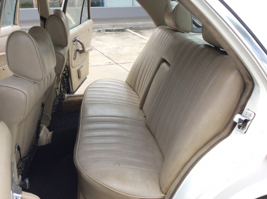 ขายรถ Benz w123 เครื่อง 1JZ 2.5 ออโต้ น้ำมัน+แก๊สLPG กระจกไฟฟ้า เบาะหนัง แอร์เย็น ตัวถังเดิม ขับขี่ดี ช่วงล่างแน่น ภาษี61