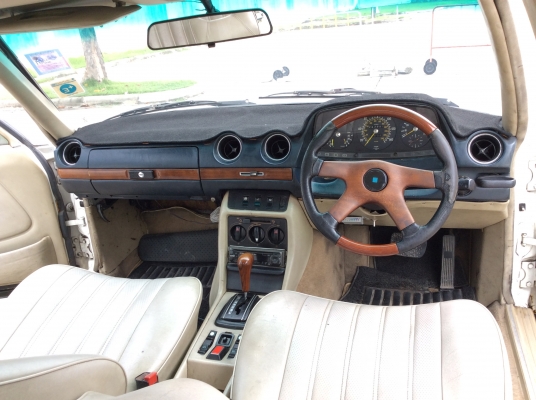 ขายรถ Benz w123 เครื่อง 1JZ 2.5 ออโต้ น้ำมัน+แก๊สLPG กระจกไฟฟ้า เบาะหนัง แอร์เย็น ตัวถังเดิม ขับขี่ดี ช่วงล่างแน่น ภาษี61