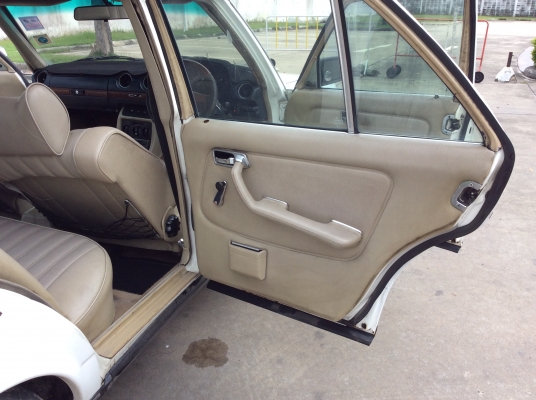 ขายรถ Benz w123 เครื่อง 1JZ 2.5 ออโต้ น้ำมัน+แก๊สLPG กระจกไฟฟ้า เบาะหนัง แอร์เย็น ตัวถังเดิม ขับขี่ดี ช่วงล่างแน่น ภาษี61