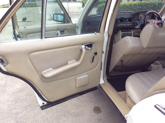 ขายรถ Benz w123 เครื่อง 1JZ 2.5 ออโต้ น้ำมัน+แก๊สLPG กระจกไฟฟ้า เบาะหนัง แอร์เย็น ตัวถังเดิม ขับขี่ดี ช่วงล่างแน่น ภาษี61